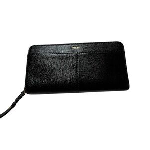 Fossil Black Pebbled Leather Wristlet